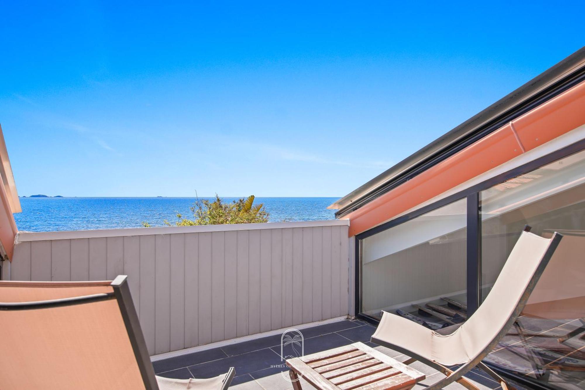 Maison Sur L'Eau-Hyeres-Almanarre-Parkings Clim Wifi By Hc Exterior photo